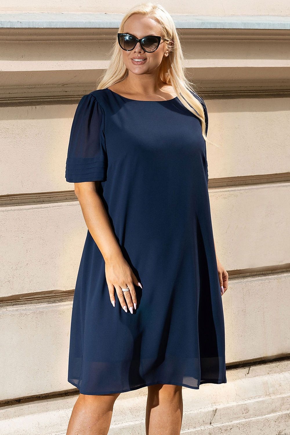 Plus size dress model 180452